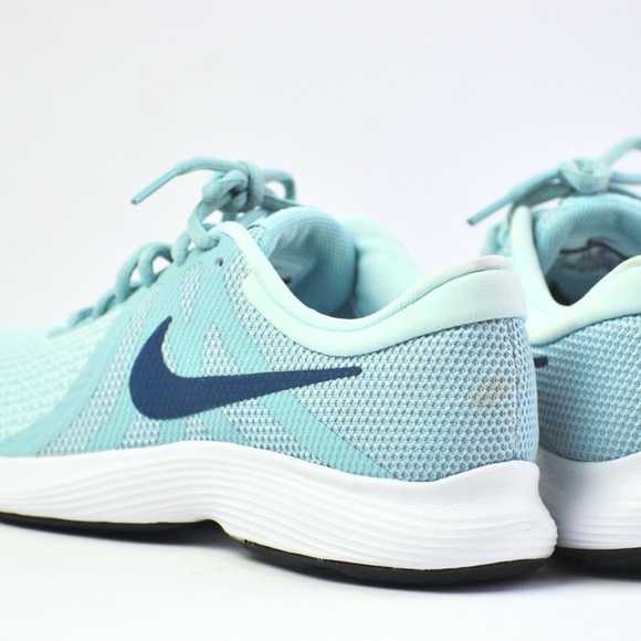 Size 7 Nike Revolution 4 Women's Shoes - Picture 9 of 11